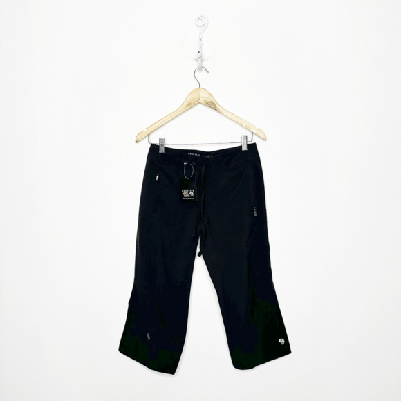 MOUNTAIN HARD WEAR ELLINOR 22 IN CAPRI Pant Black hiking camp outdoor size 4 NWT - Picture 1 of 7